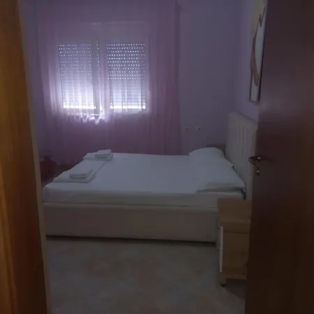 Lungomare Sea View Corner Apartamento *