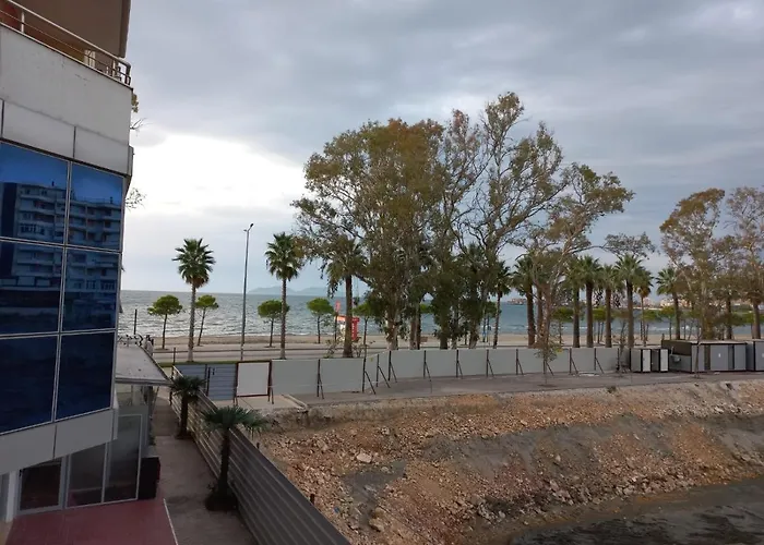 Lungomare Sea View Koral Appartement *